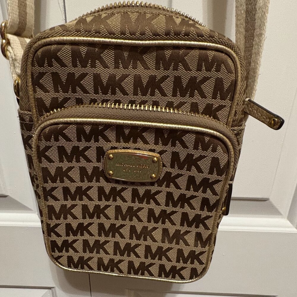 Michael Kors Signature Flight Crossbody Gold / Beige Monogram Sport Strap